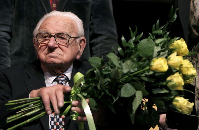 © Reuters. Nicholas Winton, el "Schindler británico", muere a los 106 años