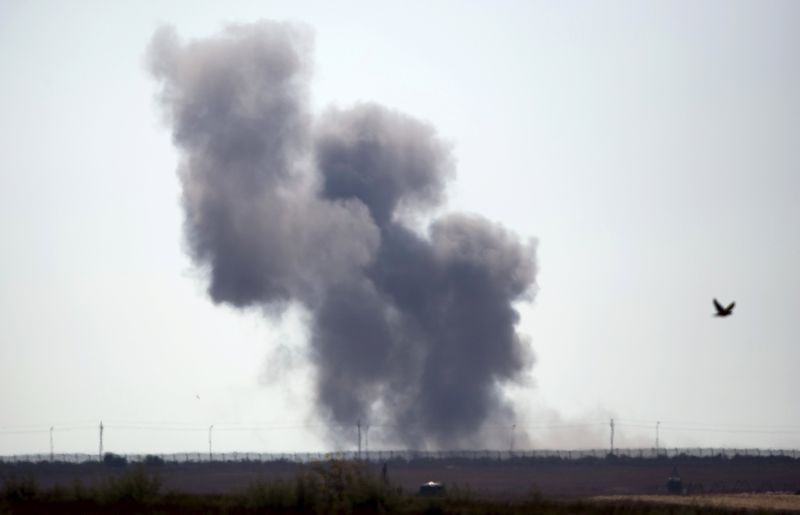 © Reuters. Fumaça vista no Sinai do Norte, no Egito