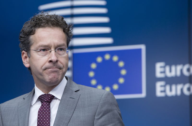 © Reuters. Presidente do conselho de ministros das Finanças da zona do euro, Jeroen Dijsselbloem, durante entrevista coletiva em Bruxelas