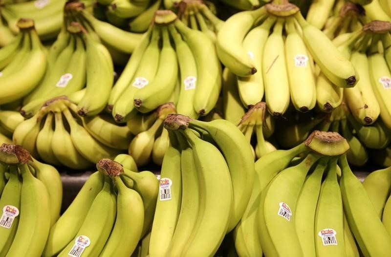 © Reuters. Dole brand bananas are seen at the Safeway store in Wheaton Maryland