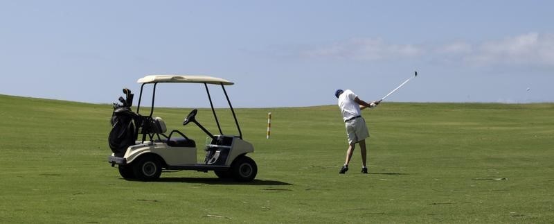 © Reuters. Apertura de Cuba atrae el interés de constructoras para complejos de golf