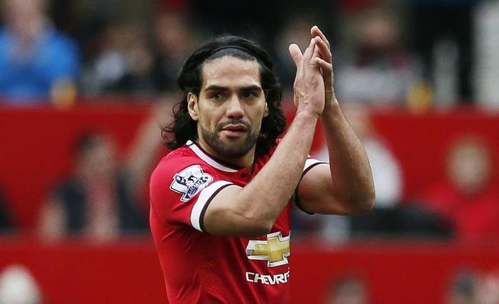 © Reuters. Falcao García durante partida do Manchester United contra o Arsenal