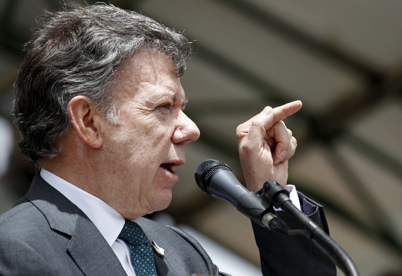 © Reuters. Presidente colombiano Juan Manuel Santos faz discurso em Bogotá