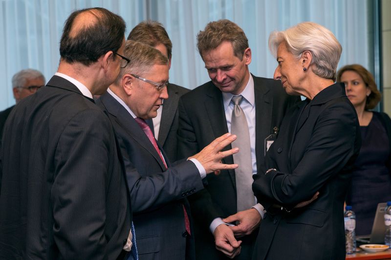 © Reuters. Países europeos intentaron bloquear el informe del FMI sobre la deuda griega