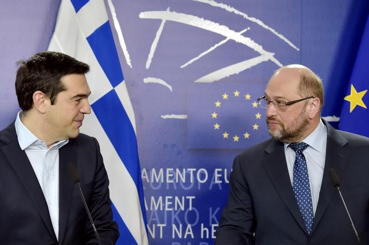 © Reuters. Grecia debe introducir una nueva moneda si gana el 'no', dice Schulz