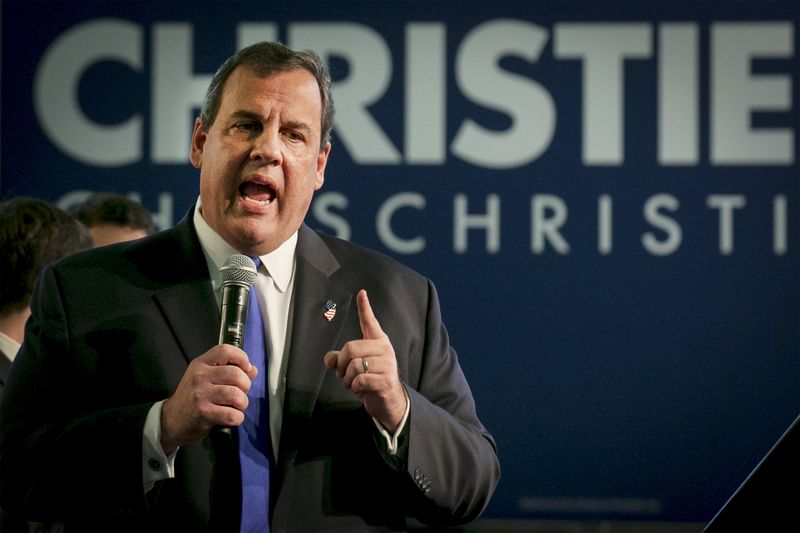 © Reuters. Chris Christie formally announces his campaign for the 2016 Republican presidential nomination during a kickoff rally at Livingston High School in Livingston