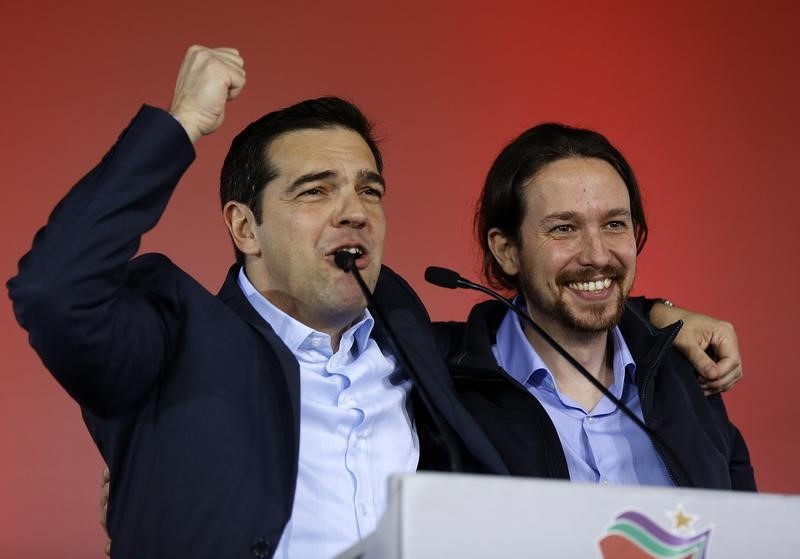 © Reuters. Podemos confía en la negociación tras el "triunfo de la democracia" en Grecia