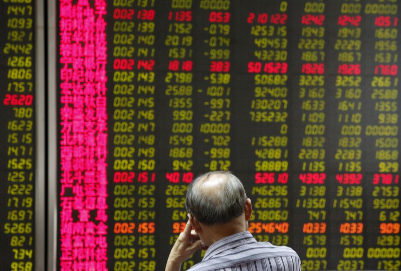 © Reuters. Las acciones chinas cierran al alza tras el rescate del fin de semana
