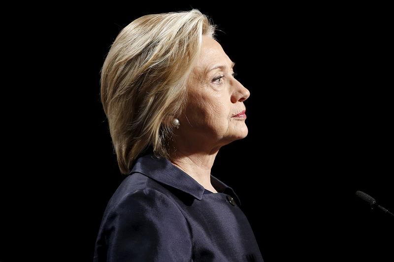 © Reuters. Democratic U.S. presidential candidate Hillary Clinton addresses the U.S. Conference of Mayors Annual Meeting in San Francisco