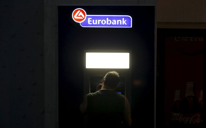 © Reuters. Grecia ampliará el cierre bancario al menos unos días más, dicen banqueros