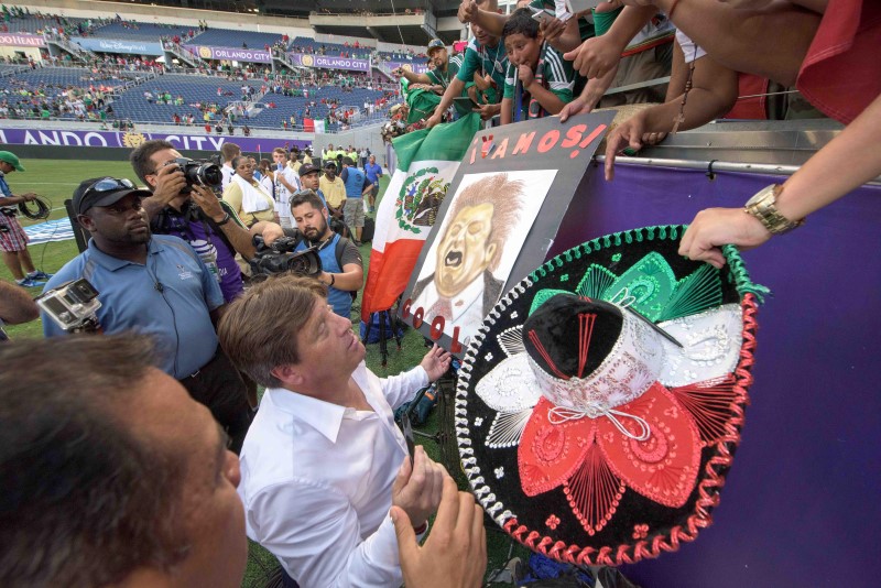 © Reuters. México busca recuperar su hegemonía en la Copa de Oro sin "Chicharito"