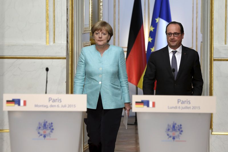© Reuters. Chanceler alemã, Angela Merkel, e presidente francês, François Hollande