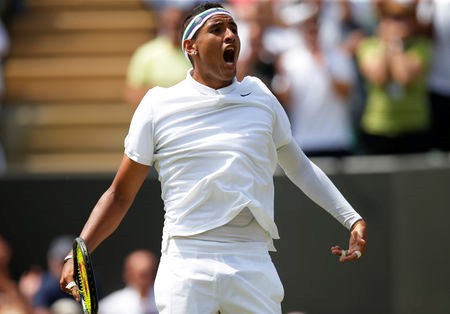 © Reuters. Kyrgios acusa de "racista" a la nadadora Fraser tras replicar su comportamiento en Wimbledon