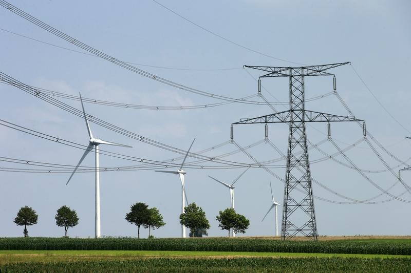 © Reuters. LE SECTEUR ÉOLIEN VEUT ACCÉLÉRER SES IMPLANTATIONS EN FRANCE