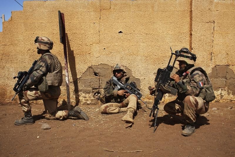 © Reuters. قوات فرنسية تقتل قائدا بتنظيم القاعدة ببلاد المغرب الإسلامي في مالي