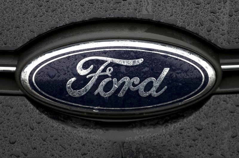 © Reuters. The Ford logo is pictured at the Ford Motor Co plant in Genk