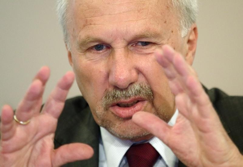 © Reuters. Il governatore della banca centrale austriaca e membro del board Bce Ewald Nowotny