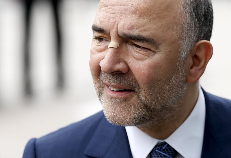 © Reuters. Comissário de Assuntos Econômicos da União Europeia, Pierre Moscovici, durante encontro em Bruxelas
