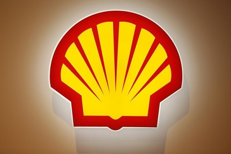 © Reuters. Logo da Shell visto em conferência em Paris