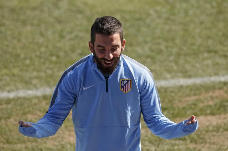 © Reuters. اردا المنضم لبرشلونة يؤكد صعوبة الابتعاد عن اللعب حتى يناير