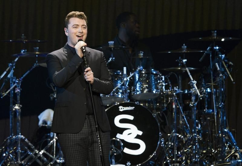 © Reuters. Sam Smith durante show em Los Angeles