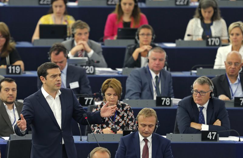 © Reuters. Premiê grego, Alexis Tsipras, discursa no Parlamento Europeu
