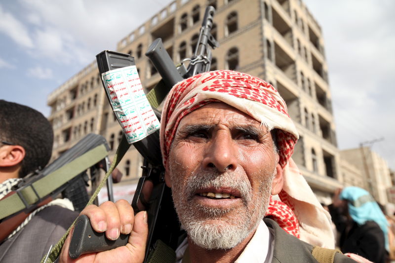 © Reuters. الحكومة: اليمن يبلغ الأمم المتحدة بموافقته على هدنة مشروطة