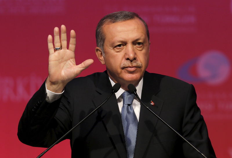 © Reuters. تحليل-بعيدا عن الانظار لا عن السلطة .. اردوغان يفكر في انتخابات مبكرة