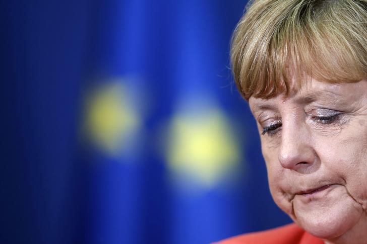 © Reuters. Chanceler da Alemanha, Angela Merkel, durante entrevista coletiva na Sérvia