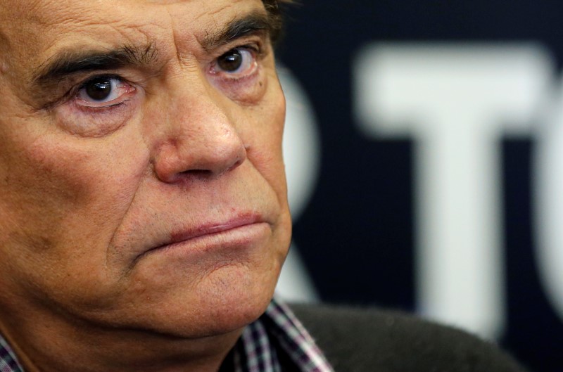 © Reuters. BERNARD TAPIE VA DEMANDER UN MILLIARD D'EUROS À L'ÉTAT