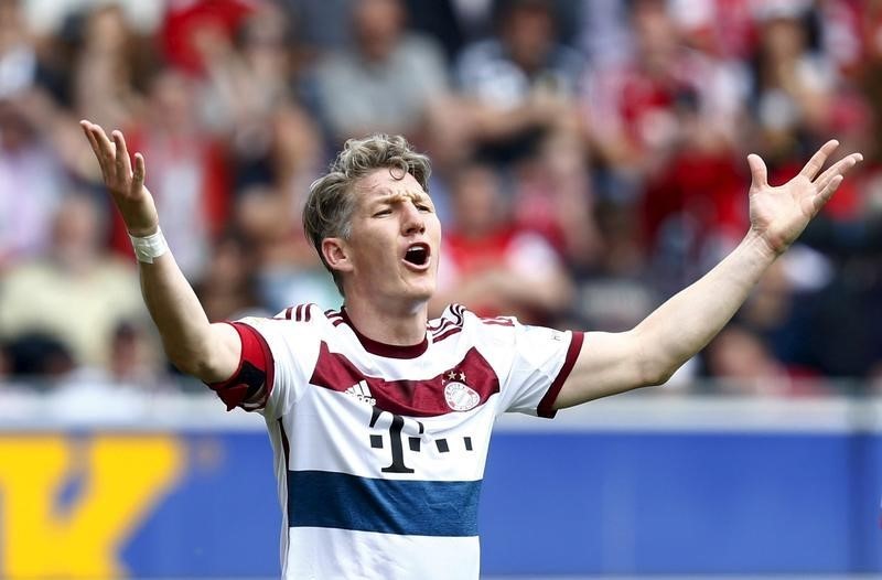 © Reuters. Bayern Munich's Schweinsteiger reacts during their German Bundesliga first division soccer match against Freiburg in Freiburg