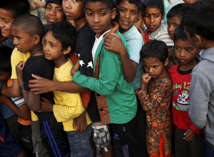 © Reuters. تحقيق-نقص نمو الأطفال.. مشكلة نيبال بعد الزلزال