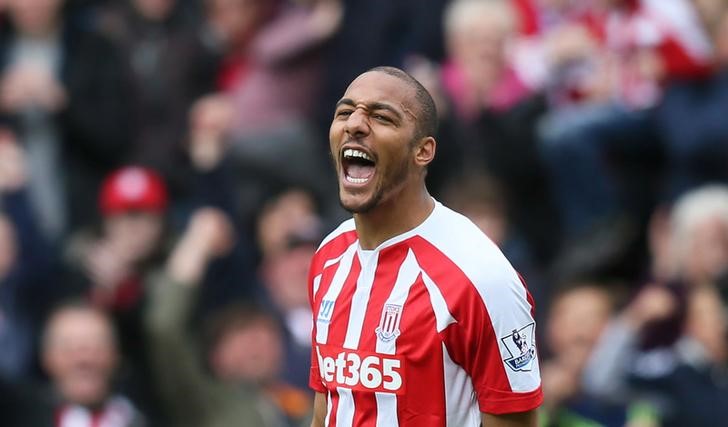 © Reuters. El Sevilla ficha al centrocampista Nzonzi, del Stoke