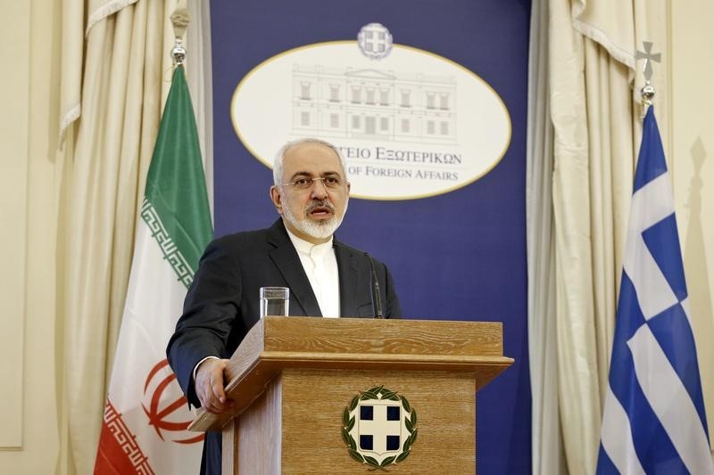 © Reuters. Ministro das Relações Exteriores iraniano, Mohammad Javad Zarif, durante entrevista coletiva em Atenas