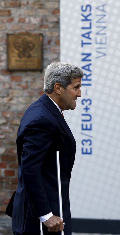 © Reuters. Irán dice que las potencias occidentales reculan mientras expira plazo para acuerdo