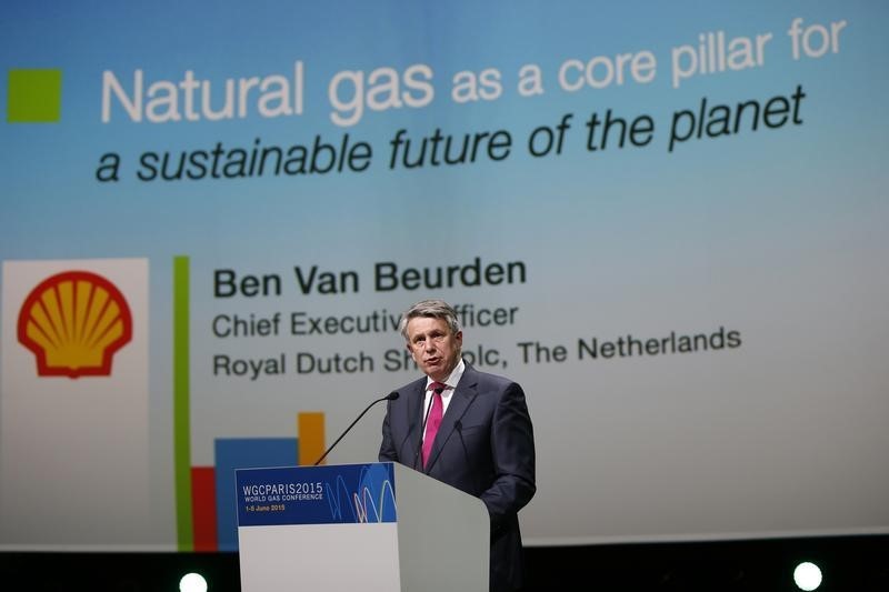 © Reuters. CEO da Shell, van Beurden, durante conferência mundial de gás natural em Paris