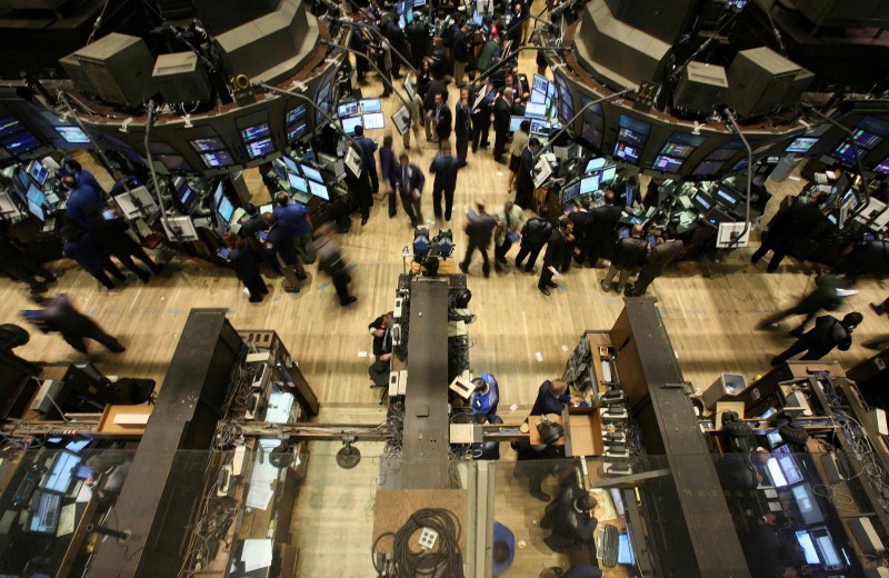 © Reuters. WALL STREET TERMINE EN HAUSSE