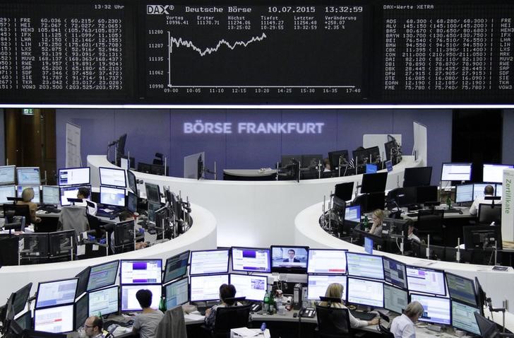 © Reuters. Las bolsas europeas suben en apertura tras alcanzarse acuerdo sobre Grecia