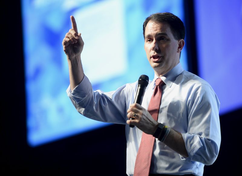 © Reuters. Potential Republican Presidential Candidate Scott Walker talks about his campaign during the Western Conservative Summit in Denver