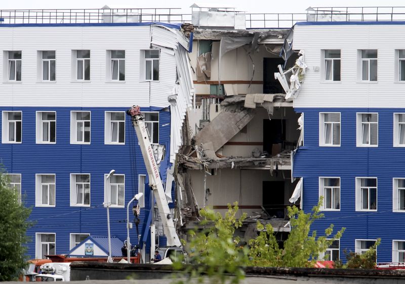 © Reuters. Imagem do edifício de uso militar que desabou em Omsk, na Rússia