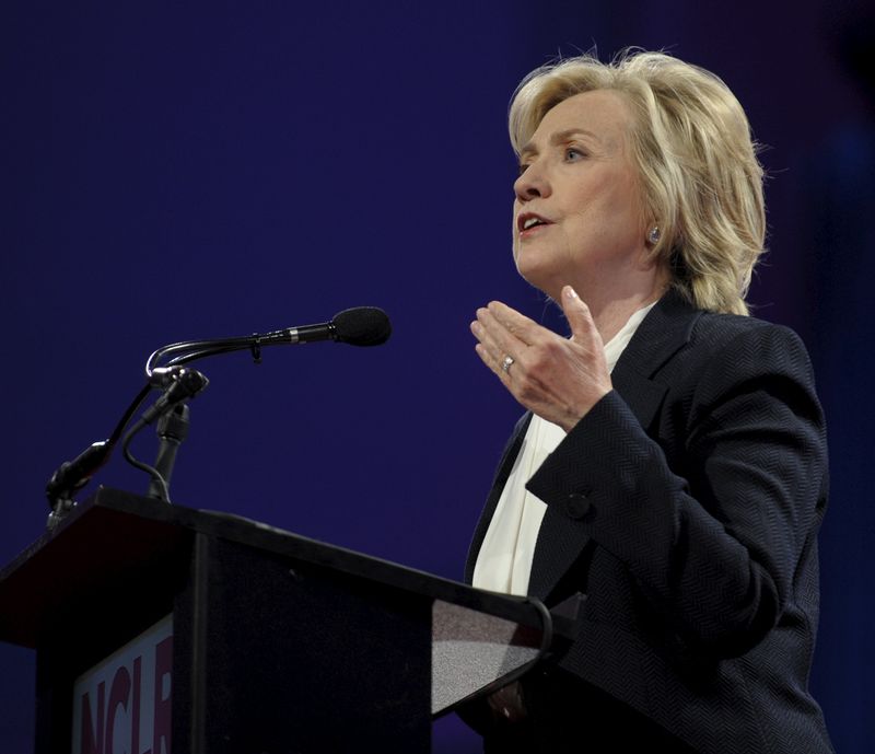 © Reuters. U.S. Democratic Presidential candidate and former U.S. Secretary of State Hillary Clinton speaks during the National Council of La Raza annual conference in Kansas City