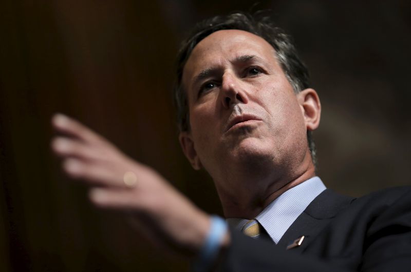 © Reuters. Republican presidential candidate Rick Santorum addresses a legislative luncheon held as part of the "Road to Majority" conference in Washington