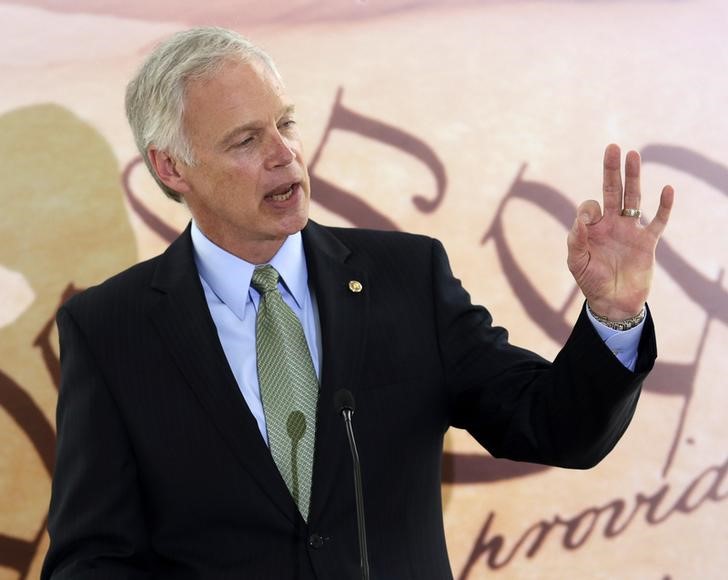 © Reuters. Senator Ron Johnson addresses the Faith & Freedom Coalition Road to Majority Conference Kickoff Luncheon in Washington