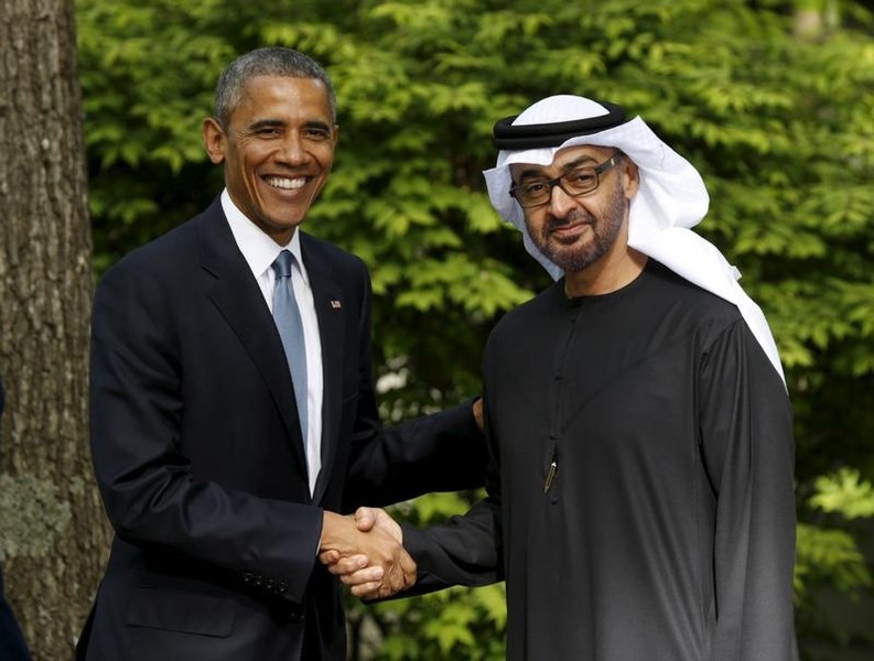 © Reuters. أوباما يتصل بولي عهد أبوظبي لبحث الاتفاق الإيراني
