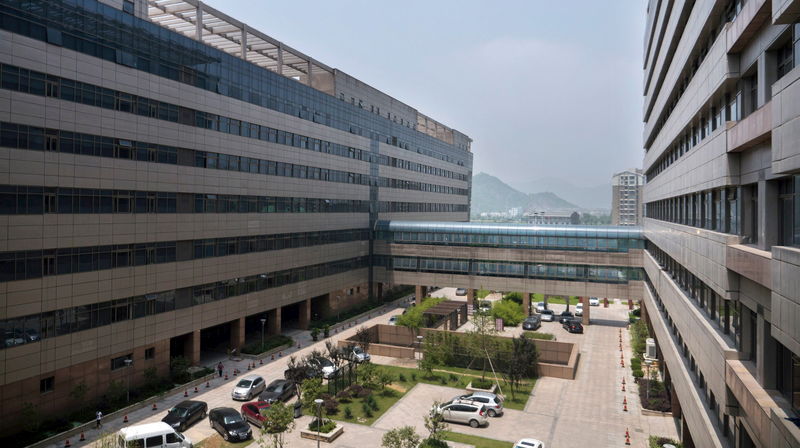 © Reuters. A view of the First Affiliated Hospital of Wenzhou Medical University in Wenzhou