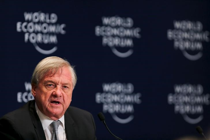 © Reuters. Rake, Chairman of the BT Group, speaks at a news conference at the World Economic Forum (WEF) on Africa in Cape Town