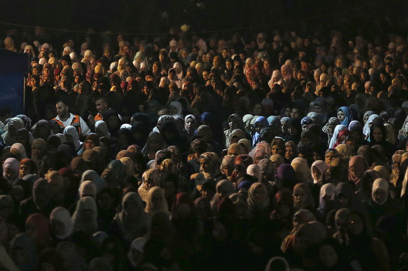 © Reuters. مسؤولون: الزيادة طفيفة في عدد زوار المسجد الأقصى رغم فتوى السماح بالزيارة