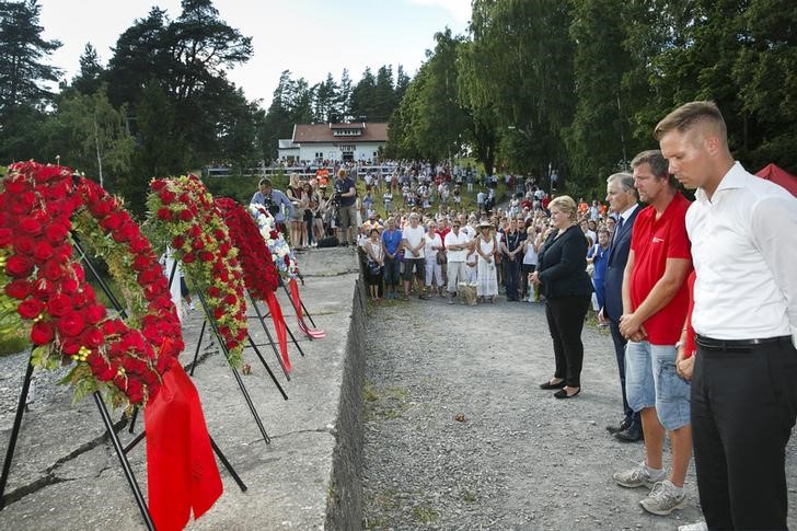 © Reuters. Polémica en Noruega por una exposición sobre la matanza de 2011