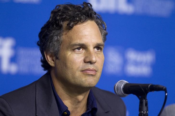 © Reuters. Ator Mark Ruffalo concede entrevista coletiva em Toronto