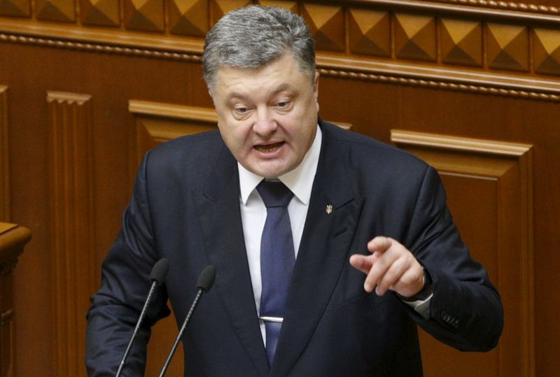 © Reuters. أوكرانيا تقر مشروع قانون يمنح منطقتين في الشرق حكما ذاتيا أكبر